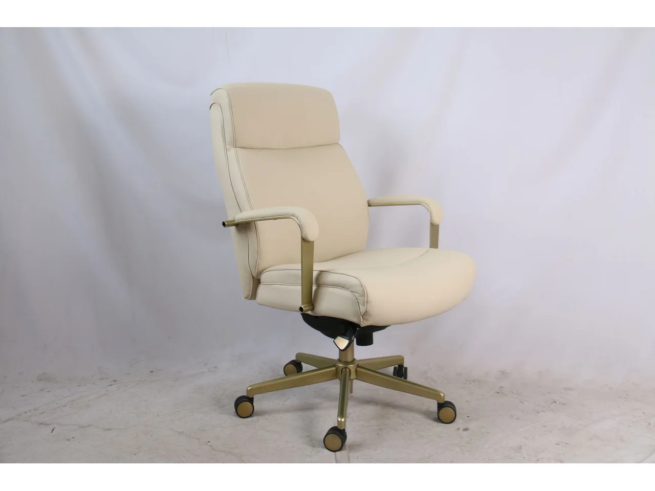 Daming cream high-back executive chair, full view on a polished base